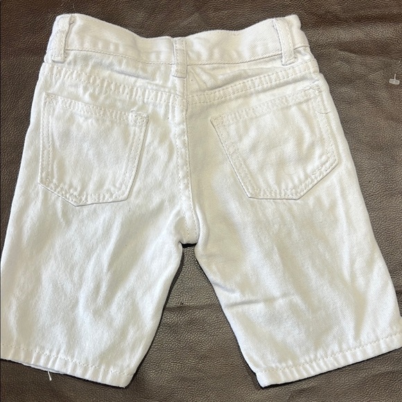 Trestyles Stylish White Distressed Kids Shorts. Size 5. - Picture 7 of 7